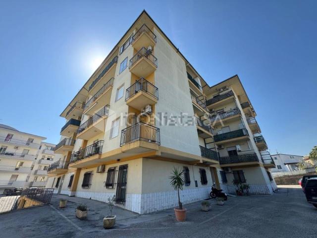 Appartamento in vendita di 100 m² in Via Pompeo suriani