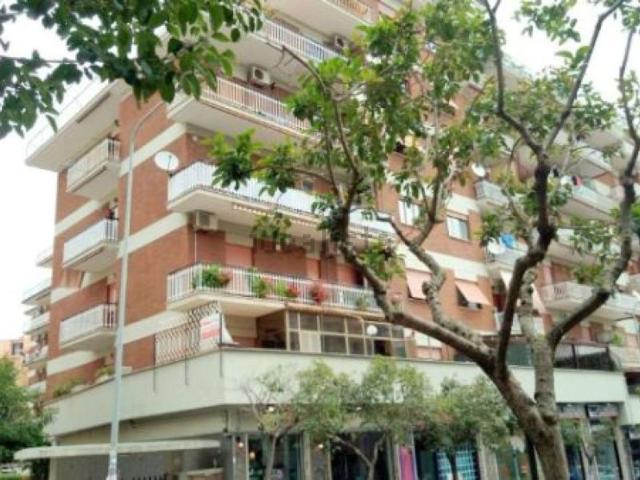 Appartamento in vendita di 100 m² in Via Perarca, 3