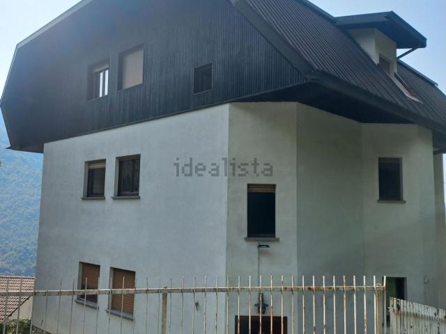 Appartamento in vendita di 100 m² in Via Piani Resinelli, 15