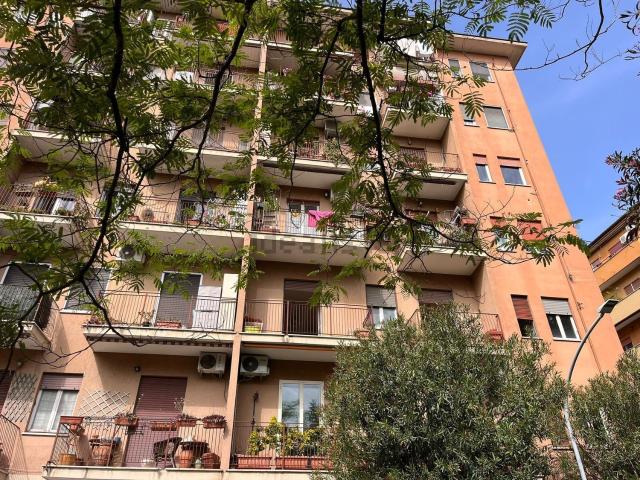 Appartamento in vendita di 100 m² in Via Piero Colonna, 20