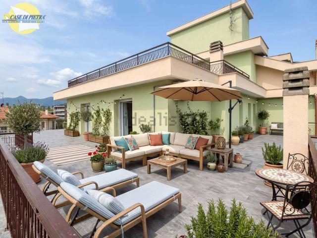 Appartamento in vendita di 100 m² in Via Pinee, 67