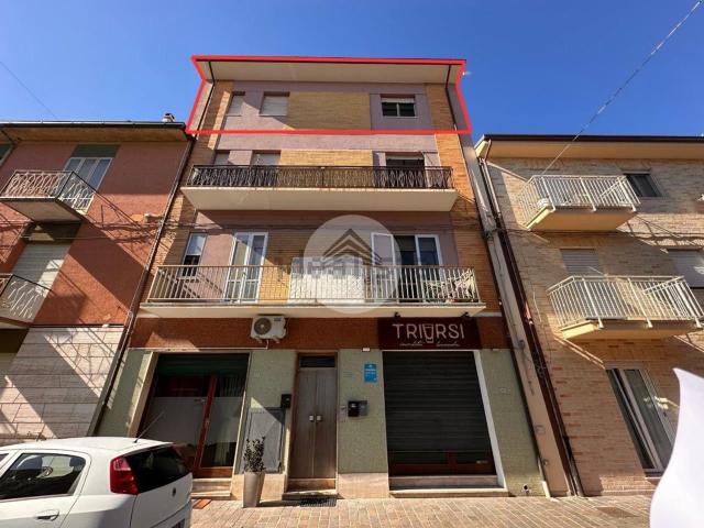 Appartamento in vendita di 100 m² in Via Principe Umberto, 105