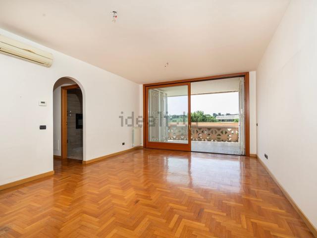 Appartamento in vendita di 100 m² in Via Roberto Ago, 36