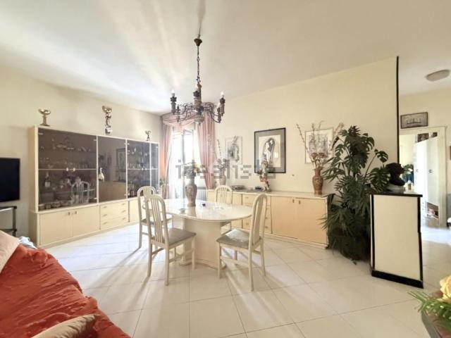 Appartamento in vendita di 100 m² in Via Rocco Giovanni, 4