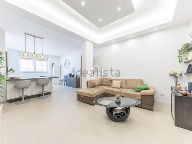 Appartamento in vendita di 100 m² in Via Roccabernarda, 41