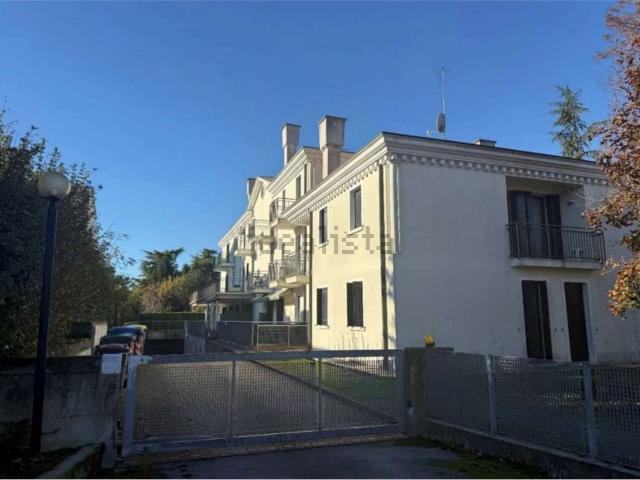 Appartamento in vendita di 100 m² in Via Roma, 26