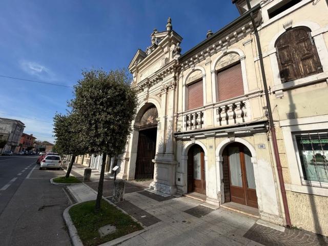 Appartamento in vendita di 100 m² in Via Roma, 32