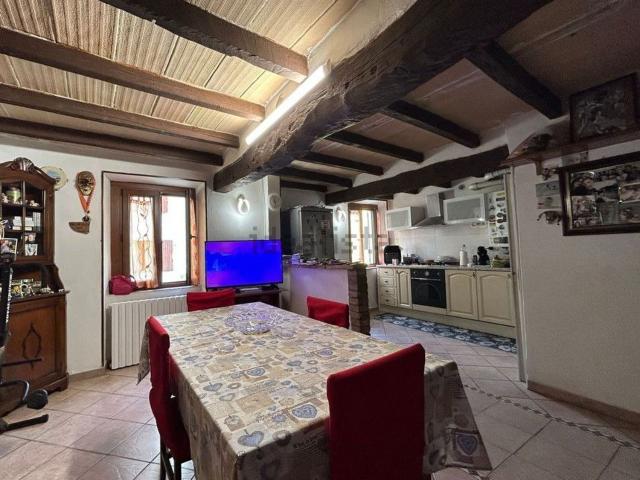 Appartamento in vendita di 100 m² in Via Radici in Monte