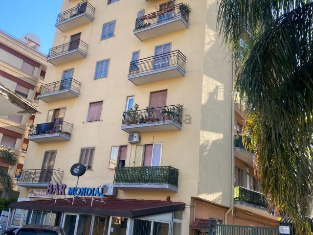Appartamento in vendita di 100 m² in Via Raffaele Vitolo, 20