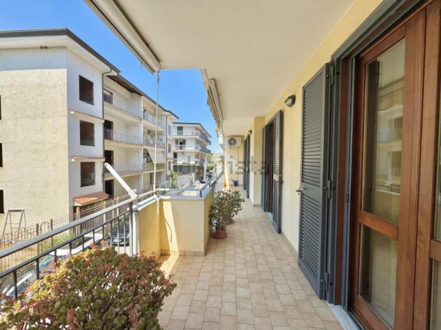 Appartamento in vendita di 100 m² in Via Renato Carosone, 5