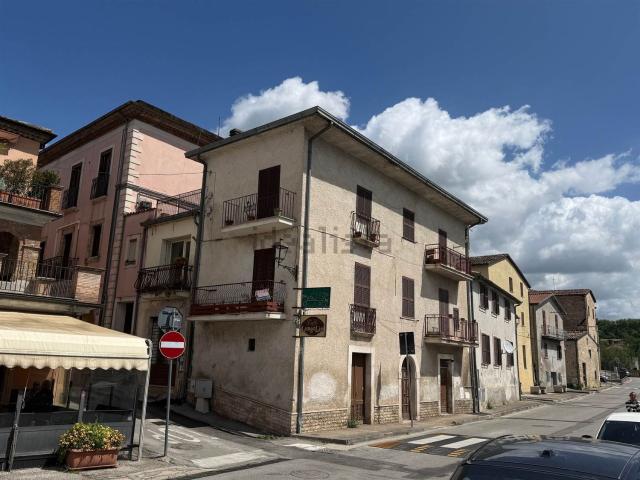 Appartamento in vendita di 100 m² in Via Riviera Liri, 28