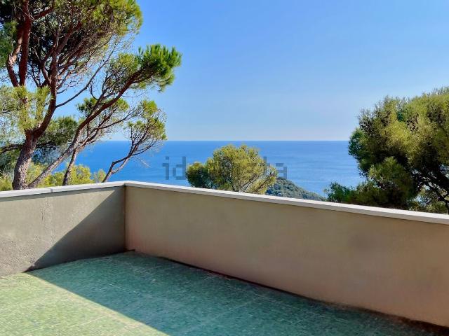 Appartamento in vendita di 100 m² in Via Torre d&apos Ere