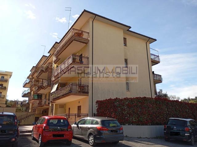 Appartamento in vendita di 100 m² in Via Tiberina, 75