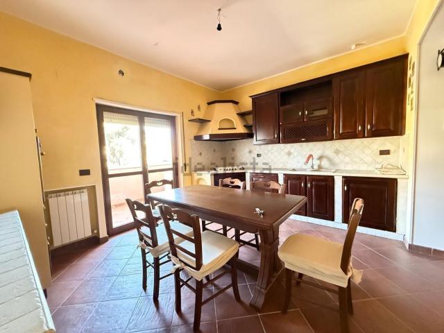 Appartamento in vendita di 100 m² in Via Trapezzoli
