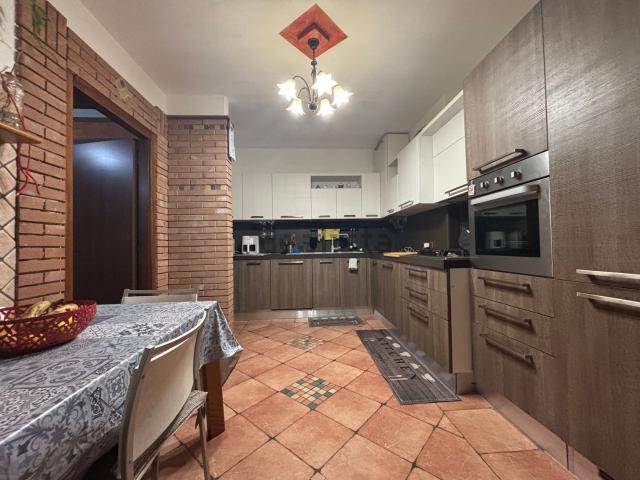 Appartamento in vendita di 100 m² in Via Turati