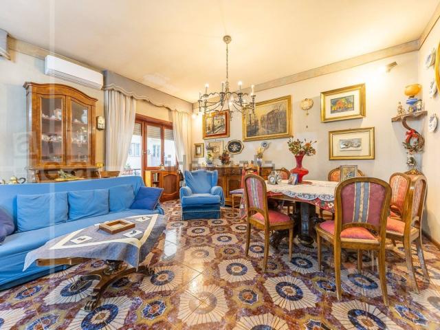 Appartamento in vendita di 100 m² in Via Tuscolana, 1003