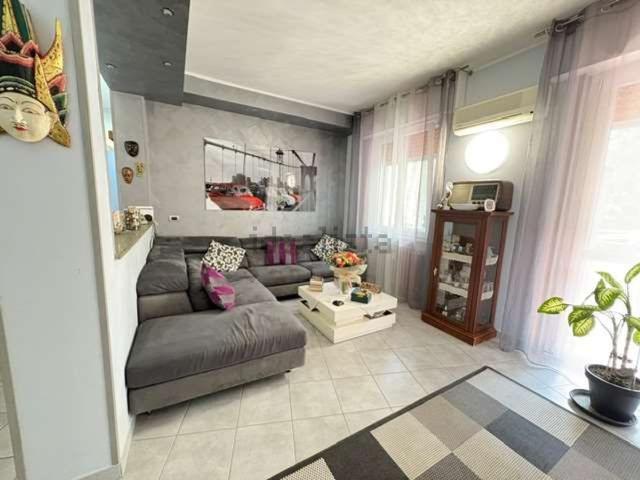 Appartamento in vendita di 100 m² in Via Unità D&apos Italia, 38