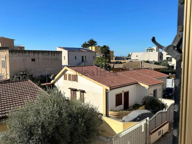 Appartamento in vendita di 100 m² in Via Ustica di San Leone