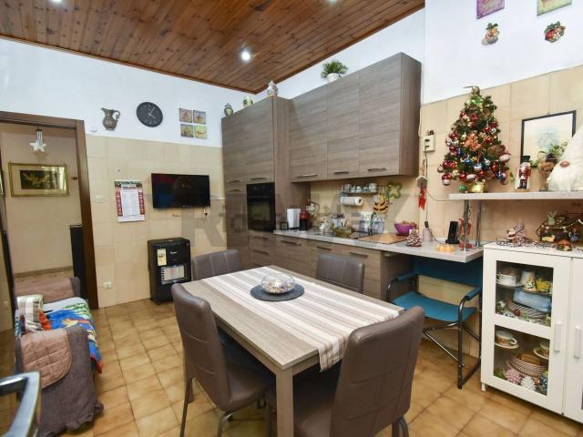 Appartamento in vendita di 100 m² in Via Ustica, 7