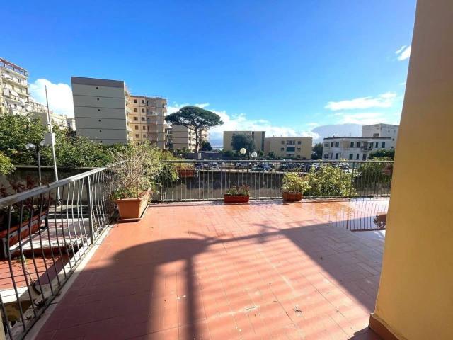 Appartamento in vendita di 100 m² in Via V. Gambardella, 72