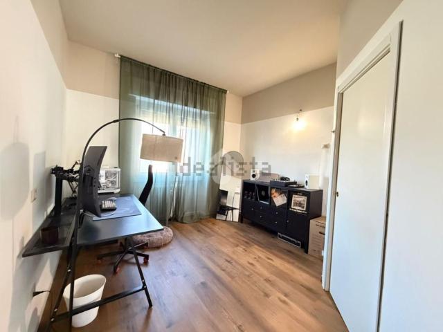 Appartamento in vendita di 100 m² in Via V. Monti, 12