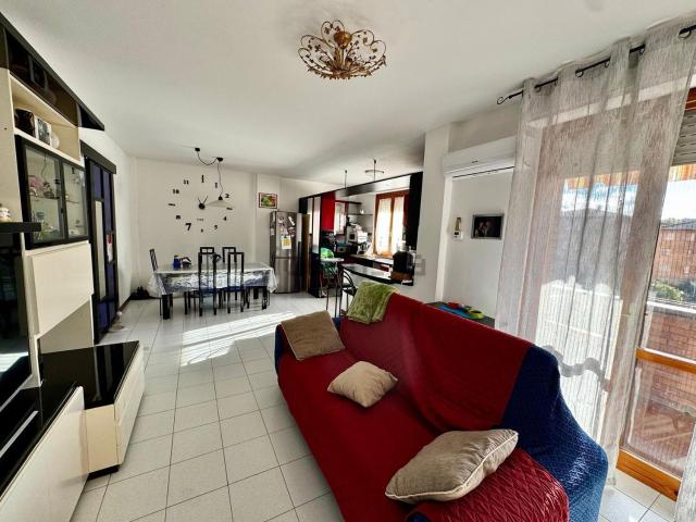 Appartamento in vendita di 100 m² in Via V. Perugini