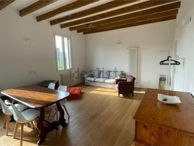 Appartamento in vendita di 100 m² in Via Valassina, 35
