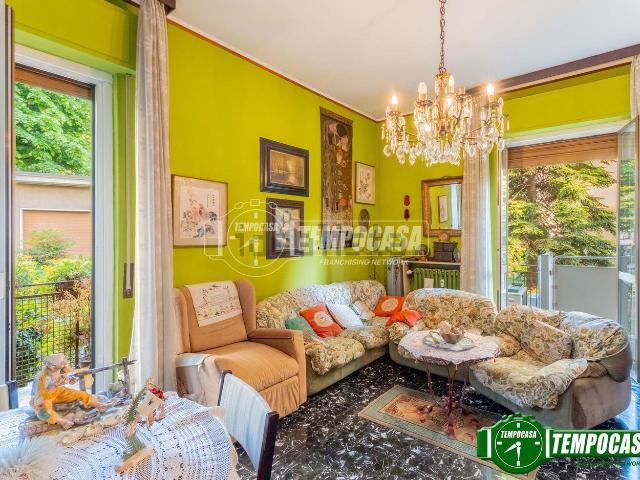Appartamento in vendita di 100 m² in Via Valassina, 45