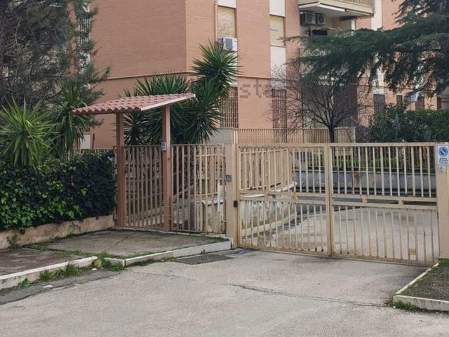 Appartamento in vendita di 100 m² in Via Vittorio de Miro D&apos Ajeta