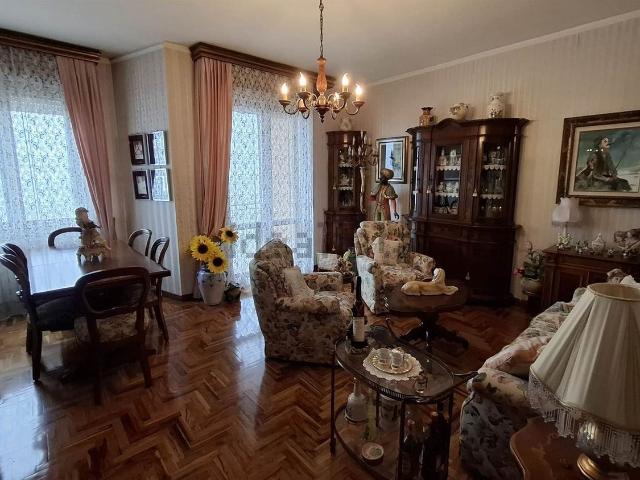 Appartamento in vendita di 100 m² in Via Vittorio Veneto