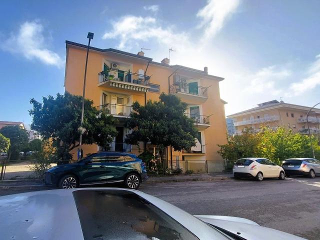 Appartamento in vendita di 100 m² in Via Vincenzo Bellini, 21