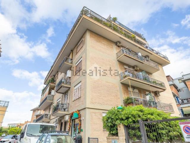 Appartamento in vendita di 100 m² in Via Vincenzo Vela, 9