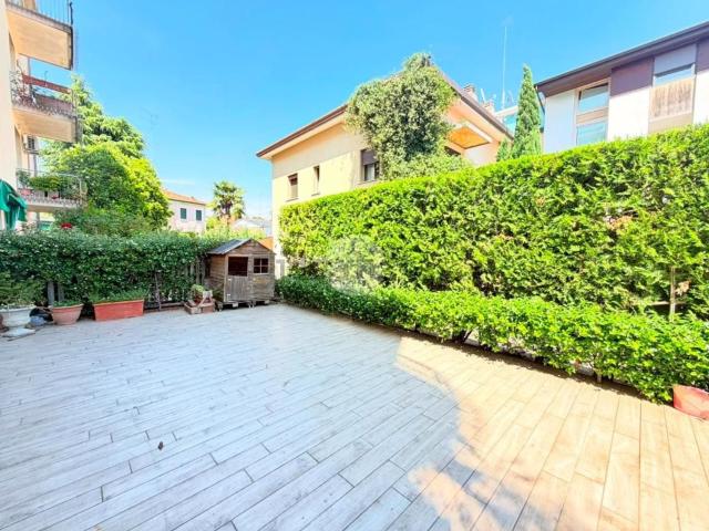 Appartamento in vendita di 100 m² in Via XIV Maggio, 1944