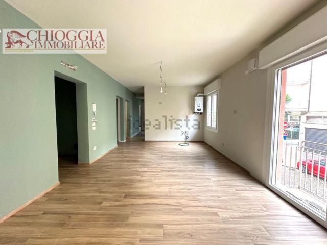 Appartamento in vendita di 100 m² in Viale Trieste, 54