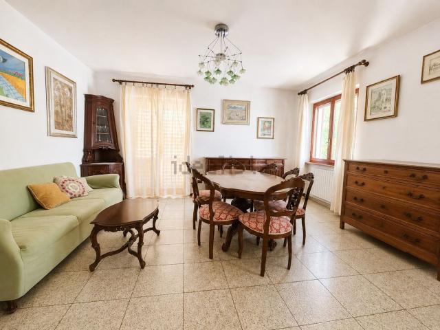 Appartamento in vendita di 100 m² in Viale umberto primo