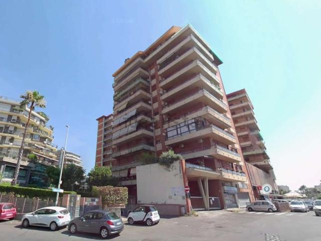 Appartamento in vendita di 100 m² in Viale Alcide De Gasperi, 165