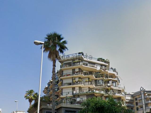 Appartamento in vendita di 100 m² in Viale Alcide De Gasperi, 165