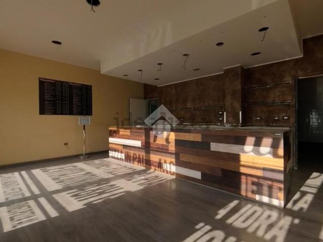 Appartamento in vendita di 100 m² in Viale Alcide De Gasperi, 266