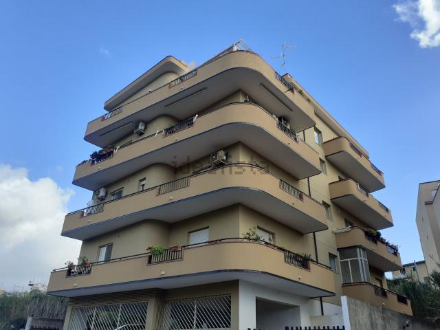 Appartamento in vendita di 100 m² in Viale Antonio Scopelliti, 38