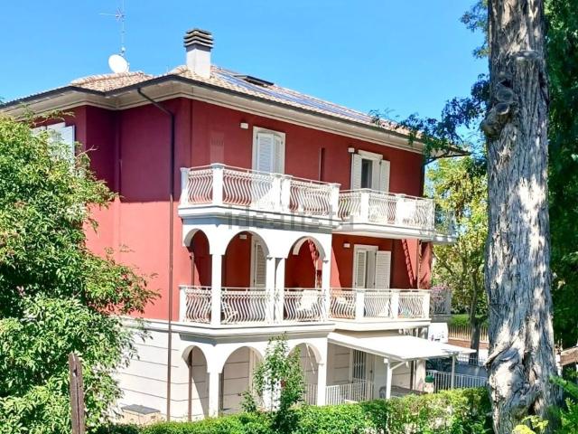 Appartamento in vendita di 100 m² in Viale Bruno Buozzi, 27