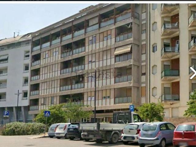 Appartamento in vendita di 100 m² in Viale Carlo Guglielmi, 13