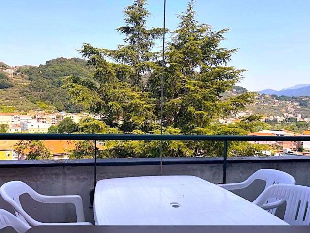 Appartamento in vendita di 100 m² in Viale Costa dei Landò, 11