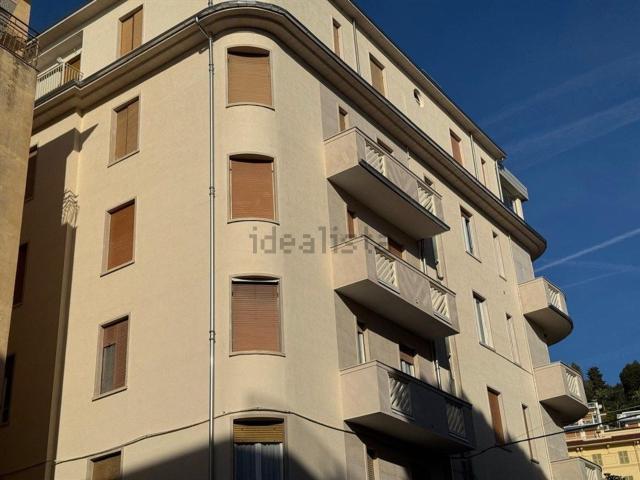 Appartamento in vendita di 100 m² in Viale Daniel Hanbury, 210