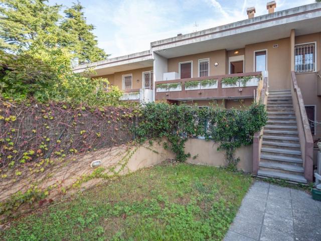 Appartamento in vendita di 100 m² in Viale dei Pini, 18