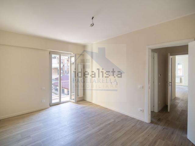 Appartamento in vendita di 100 m² in Viale della Bella Villa, 70