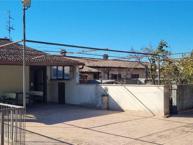 Appartamento in vendita di 100 m² in Viale Fonti del Clitunno, 32
