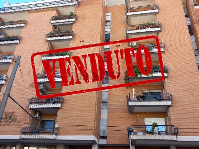 Appartamento in vendita di 100 m² in Viale Francesco Lo Re, 38