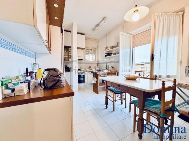 Appartamento in vendita di 100 m² in Viale Giacomo Puccini, 54100
