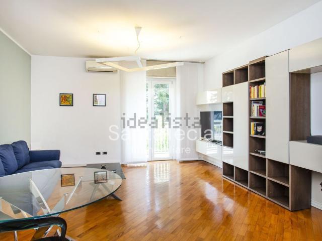 Appartamento in vendita di 100 m² in Viale Legioni Romane, 4