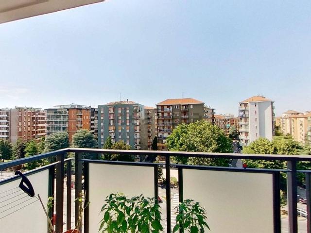 Appartamento in vendita di 100 m² in Viale Legioni Romane, 23